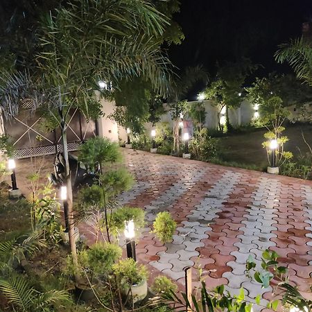 Вилла Gc Farms Ayodhya Экстерьер фото